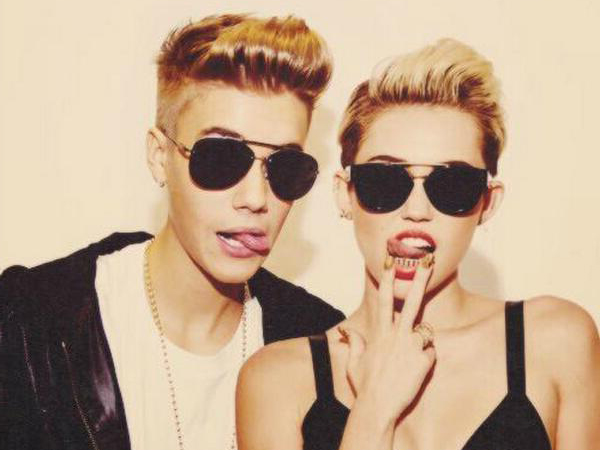 Wah, Album Justin Bieber dan Miley Cyrus Dimusnahkan Secara Massal!